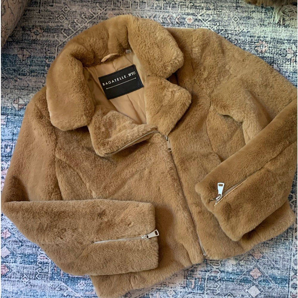 Small Women’s Bagatelle NYC COAT. Excellent condition. Never worn.